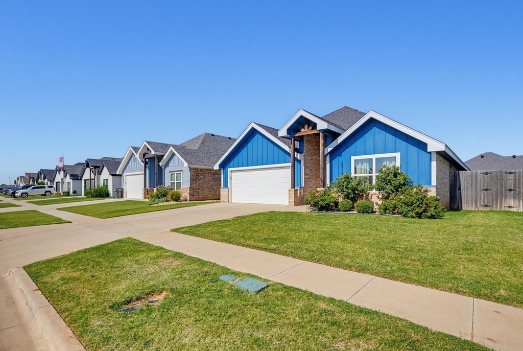 6518 Stadium Drive - Photo 2