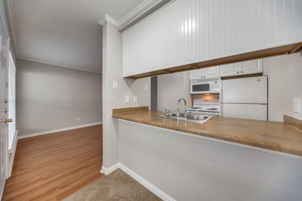 5508 Tremont Street - Photo 0