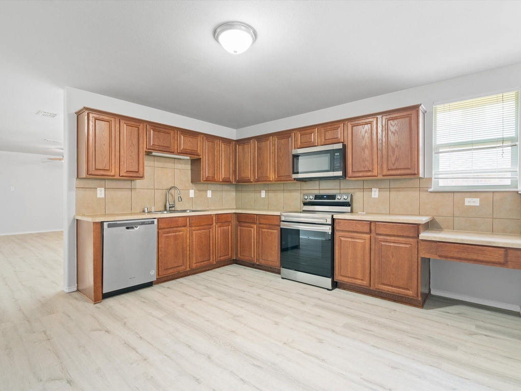 13101 Barbarosa Drive - Photo 8
