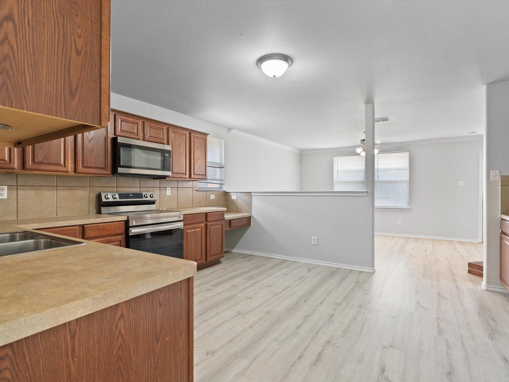 13101 Barbarosa Drive - Photo 7