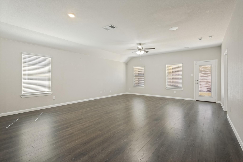 707 Range Drive - Photo 3