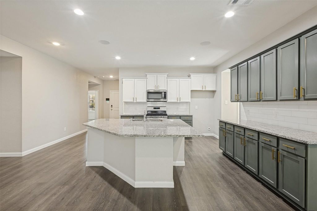 707 Range Drive - Photo 6