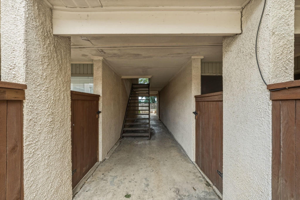 12824 Midway Road - Photo 26