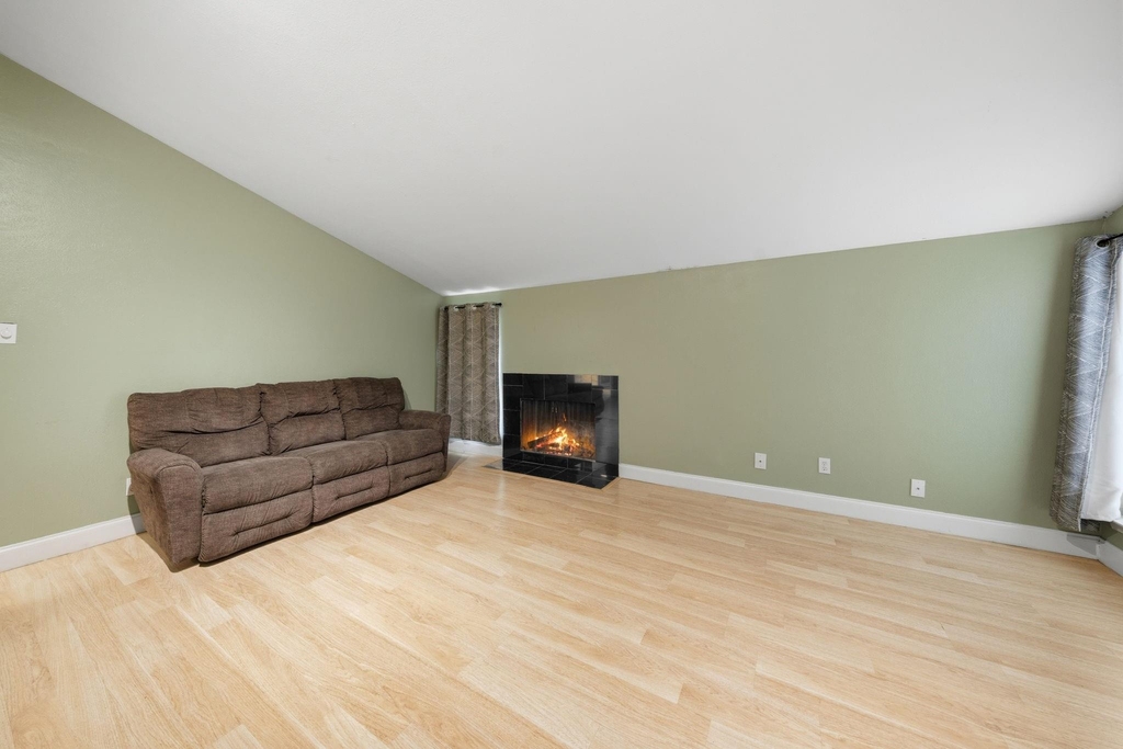 12824 Midway Road - Photo 2
