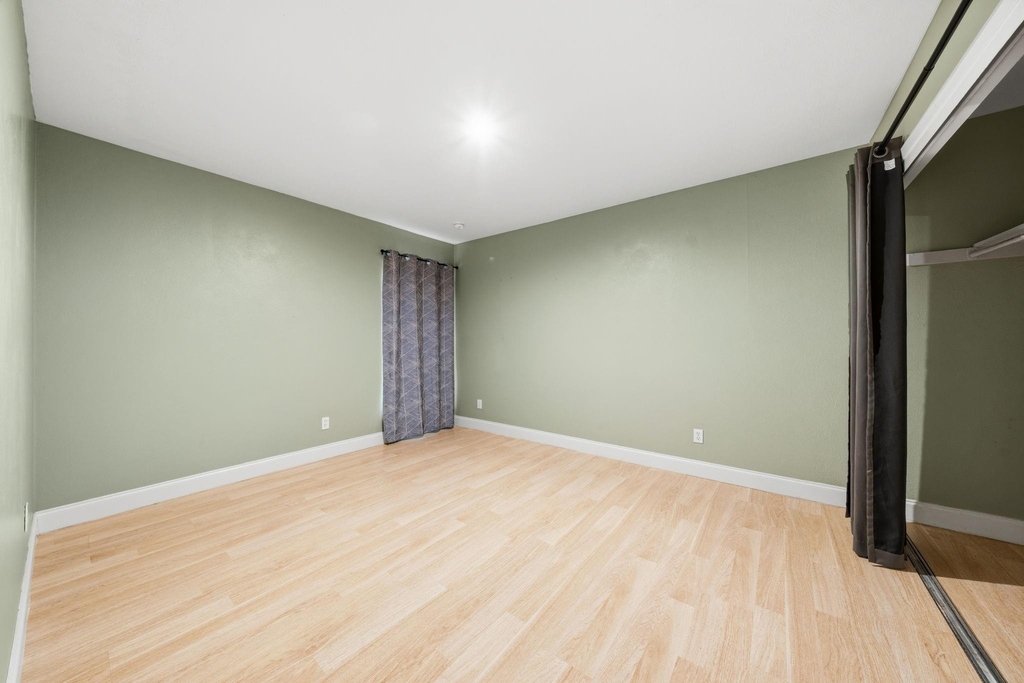 12824 Midway Road - Photo 21