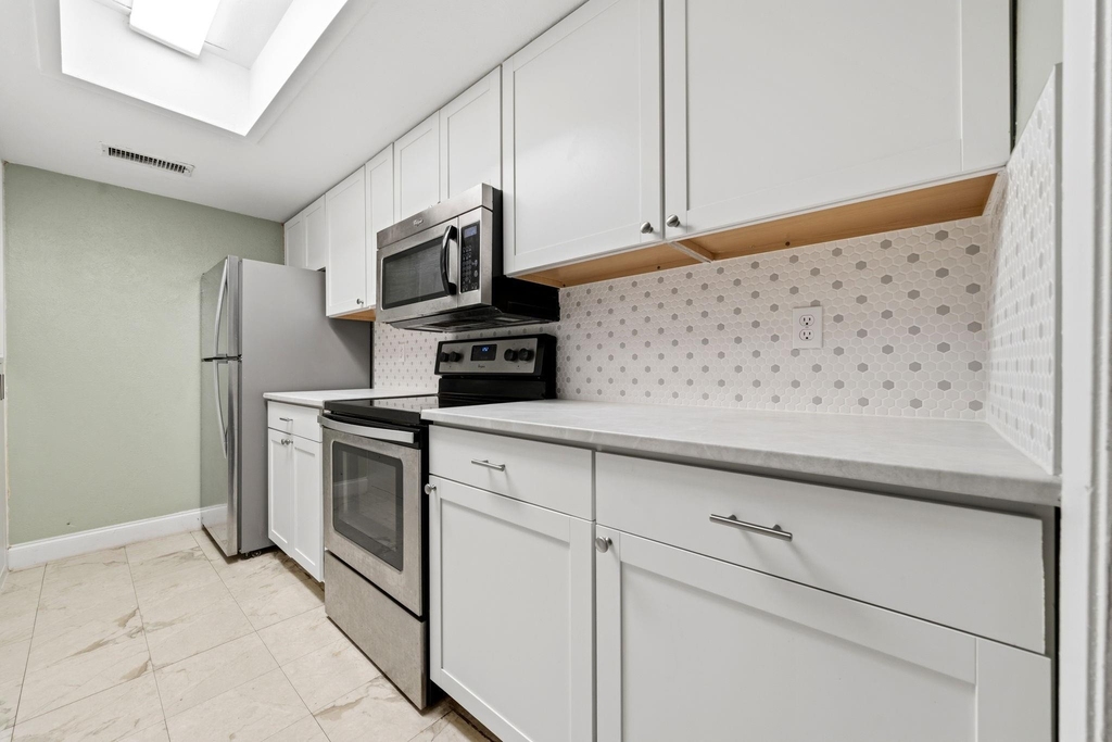 12824 Midway Road - Photo 15