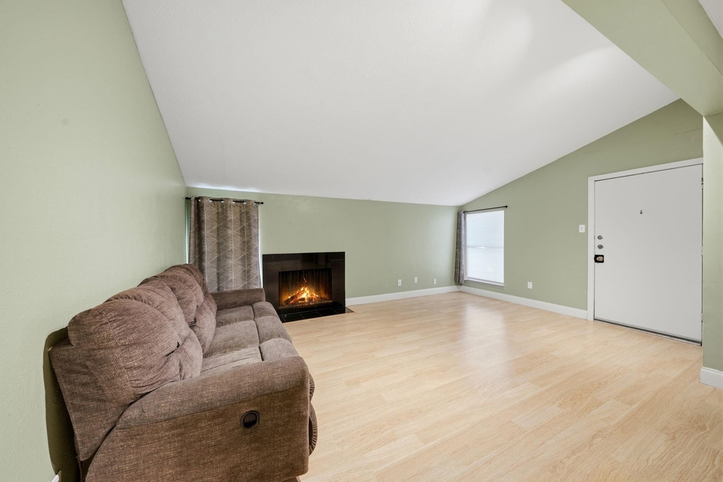 12824 Midway Road - Photo 6