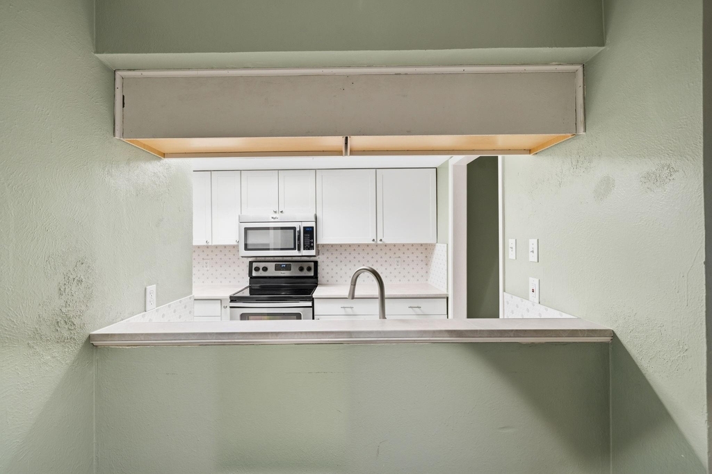 12824 Midway Road - Photo 12