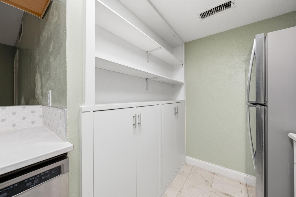 12824 Midway Road - Photo 16
