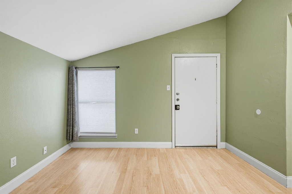12824 Midway Road - Photo 5