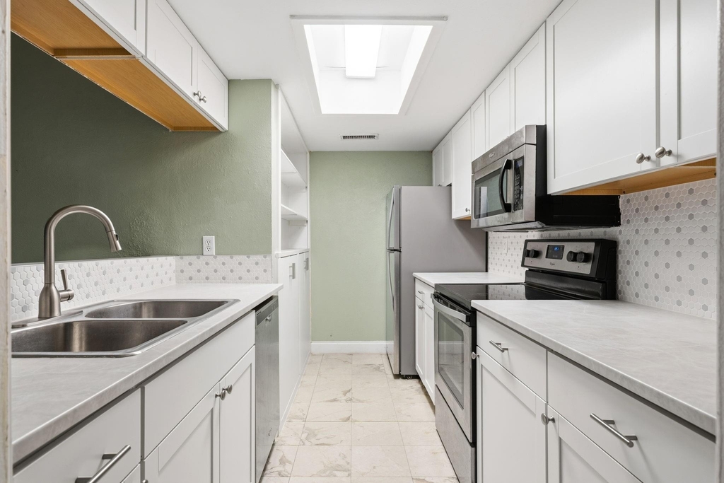 12824 Midway Road - Photo 13
