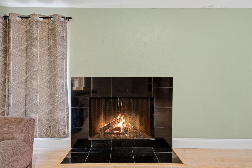 12824 Midway Road - Photo 4