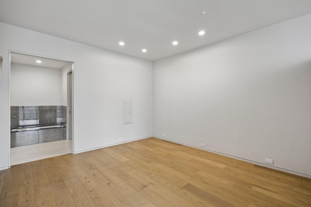 2430 Victory Park Lane - Photo 12