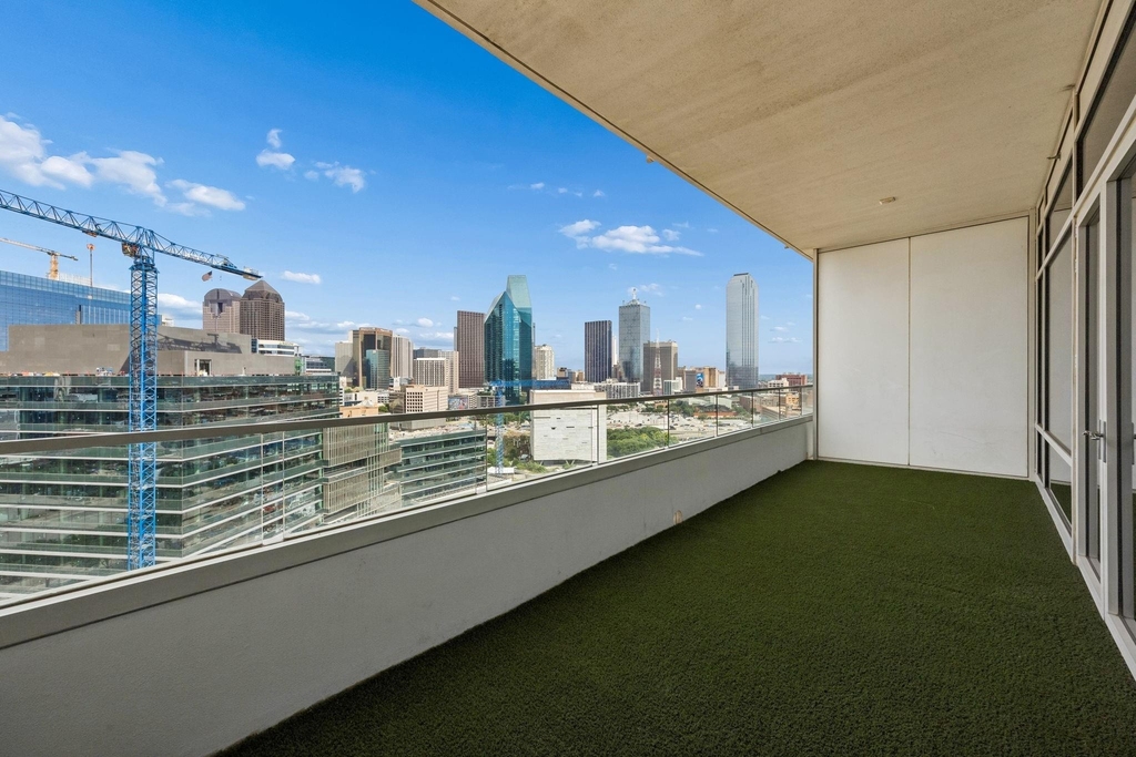 2430 Victory Park Lane - Photo 1