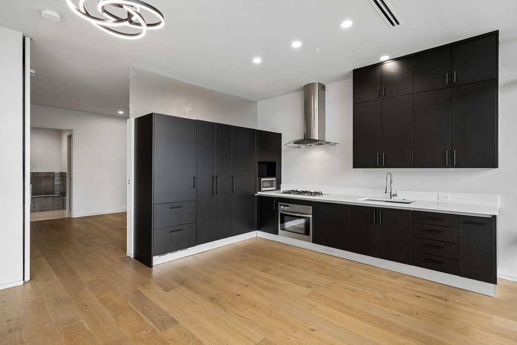 2430 Victory Park Lane - Photo 8