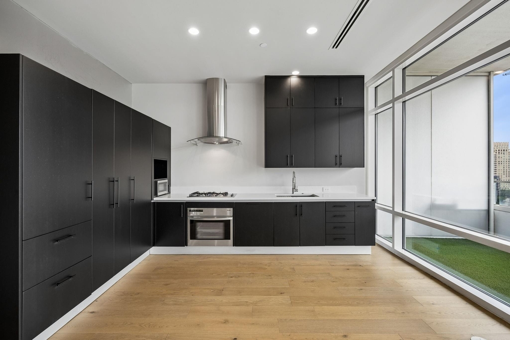 2430 Victory Park Lane - Photo 9