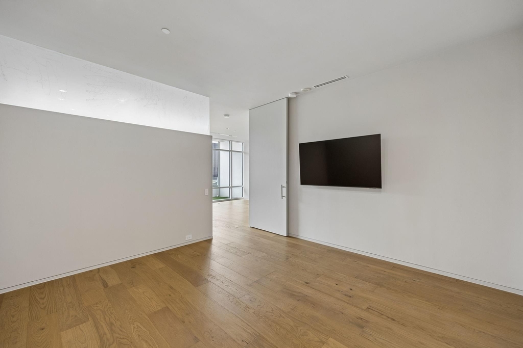 2430 Victory Park Lane - Photo 13