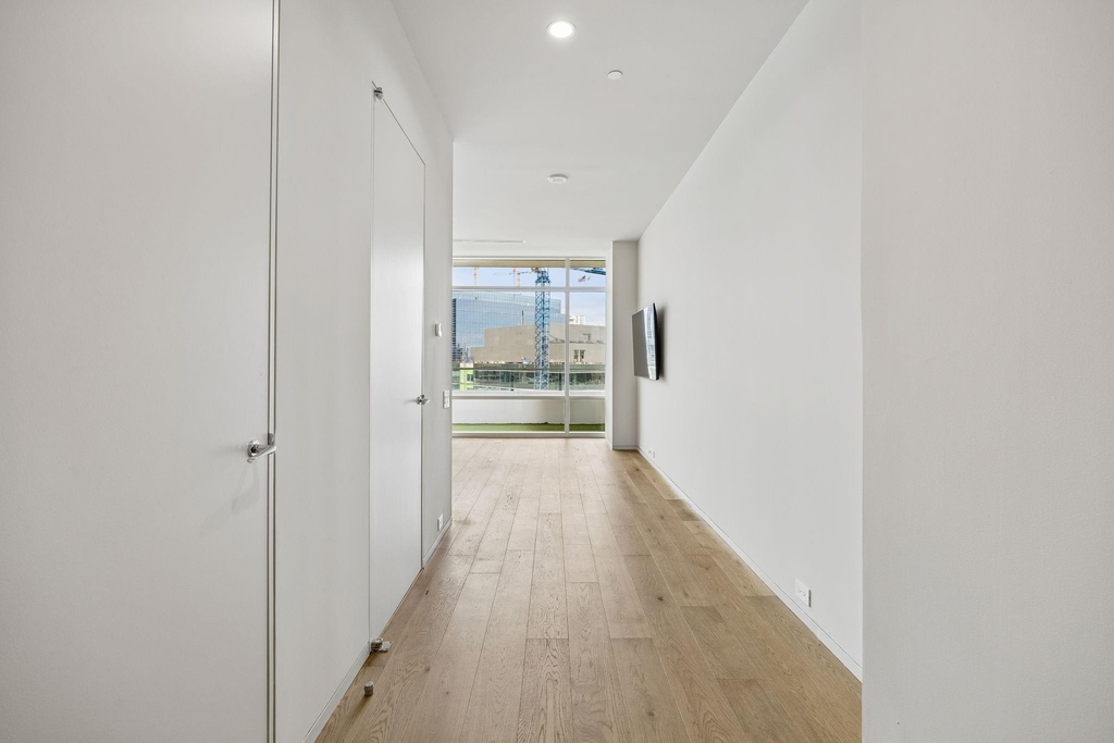 2430 Victory Park Lane - Photo 2