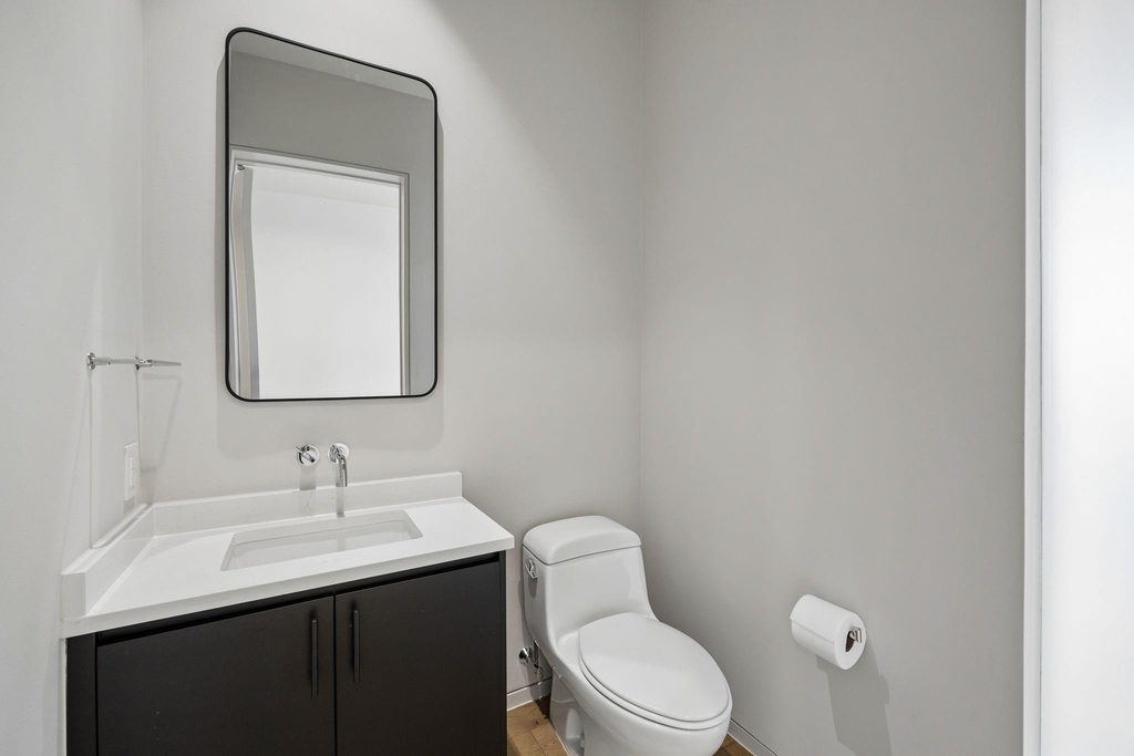 2430 Victory Park Lane - Photo 18