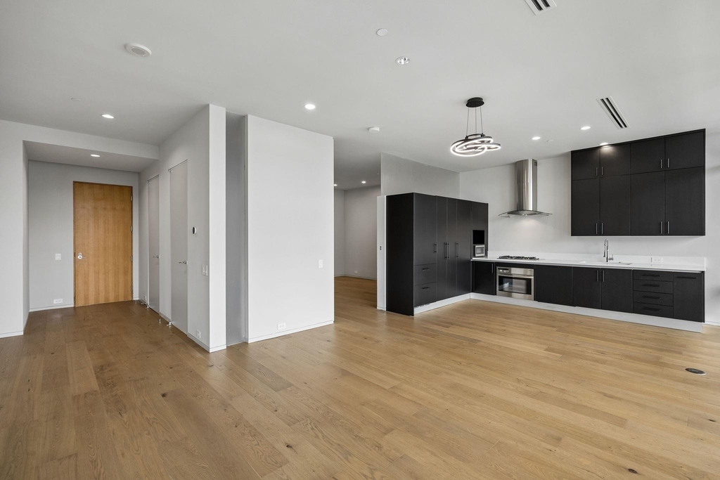 2430 Victory Park Lane - Photo 4