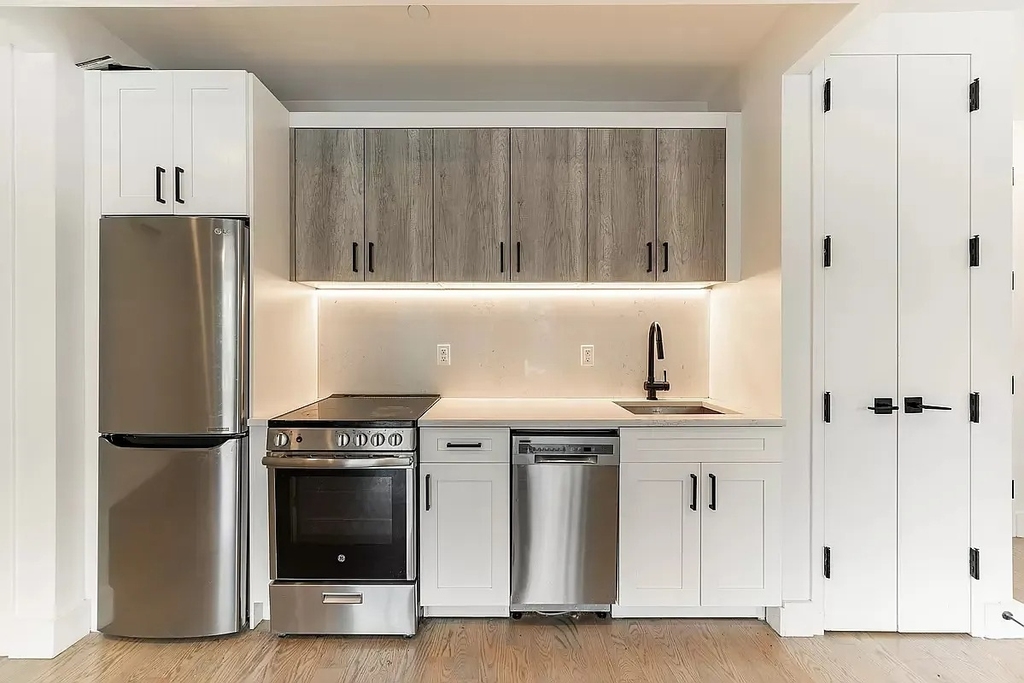 254 East 28th Street - Photo 0