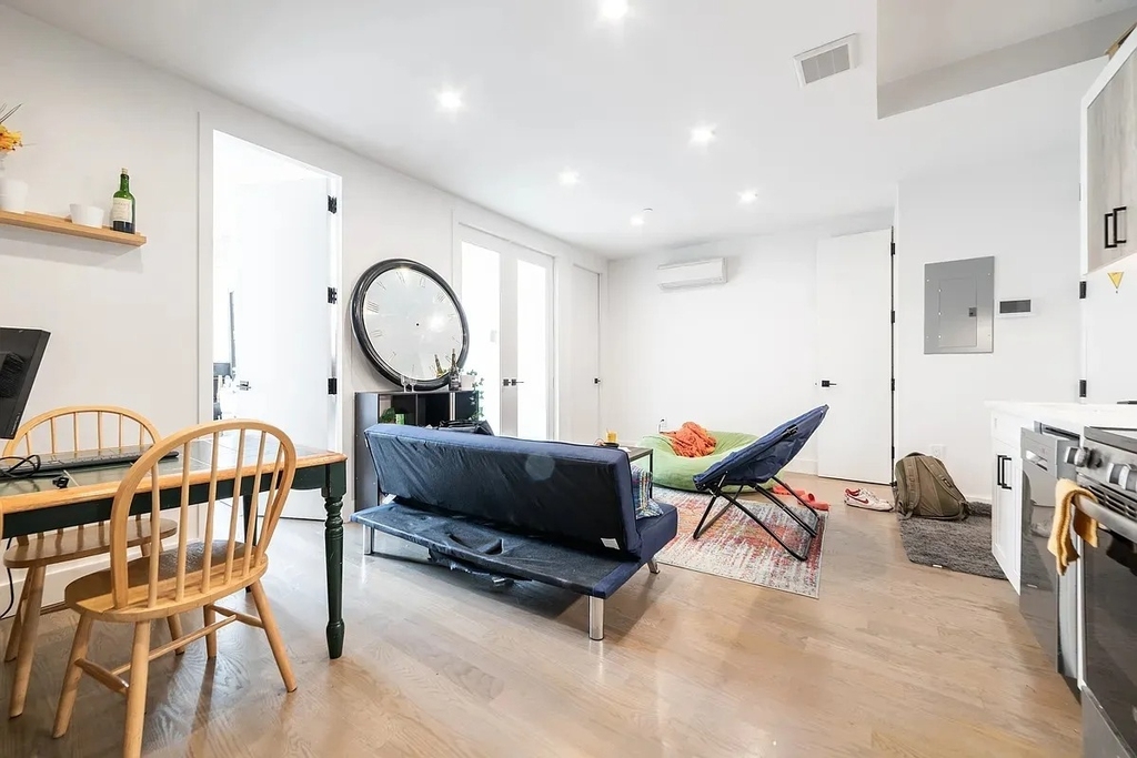 254 East 28th Street - Photo 3