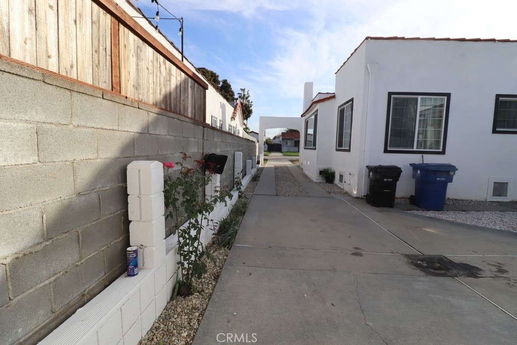 1917 W 74th - Photo 45