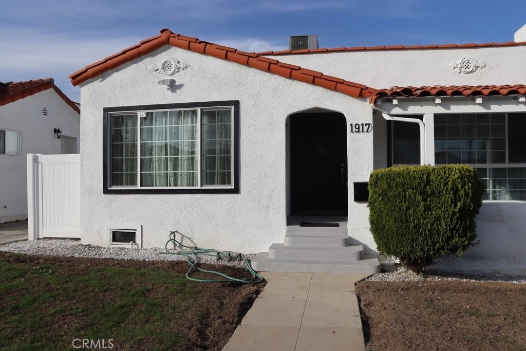1917 W 74th - Photo 10