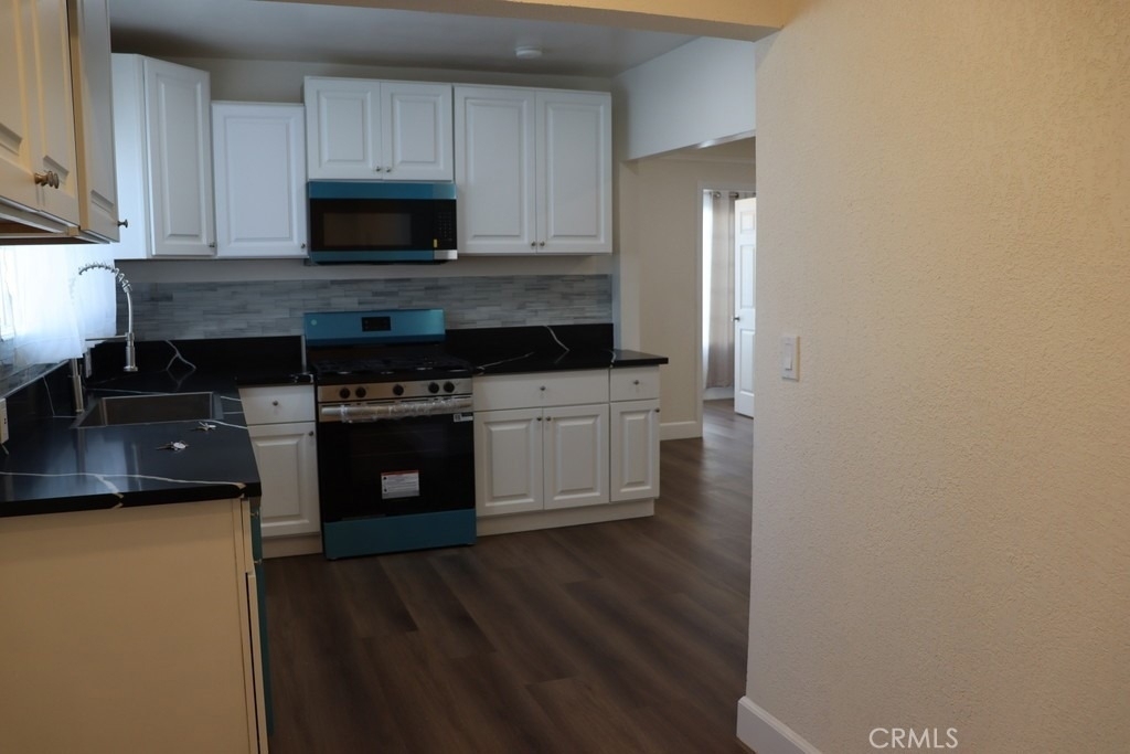 1917 W 74th - Photo 22