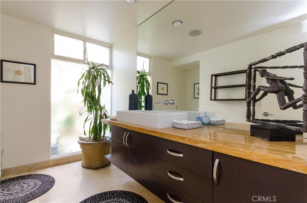 510 Leslie - Photo 13