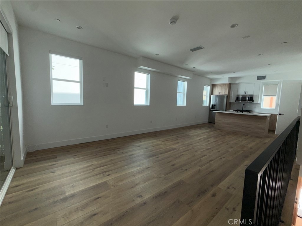 5042 Laurel Canyon Boulevard - Photo 2