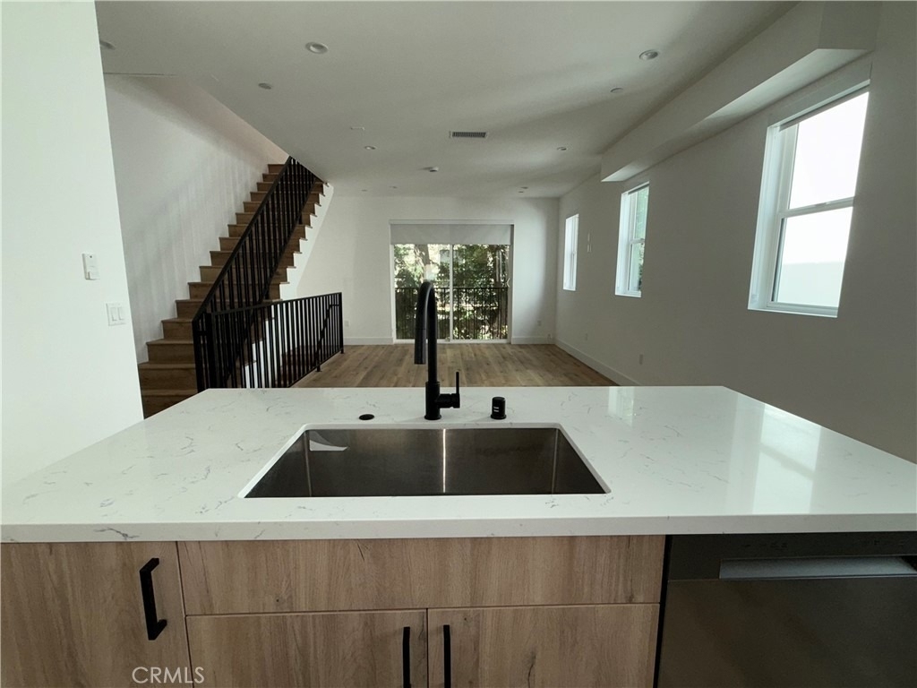5042 Laurel Canyon Boulevard - Photo 5