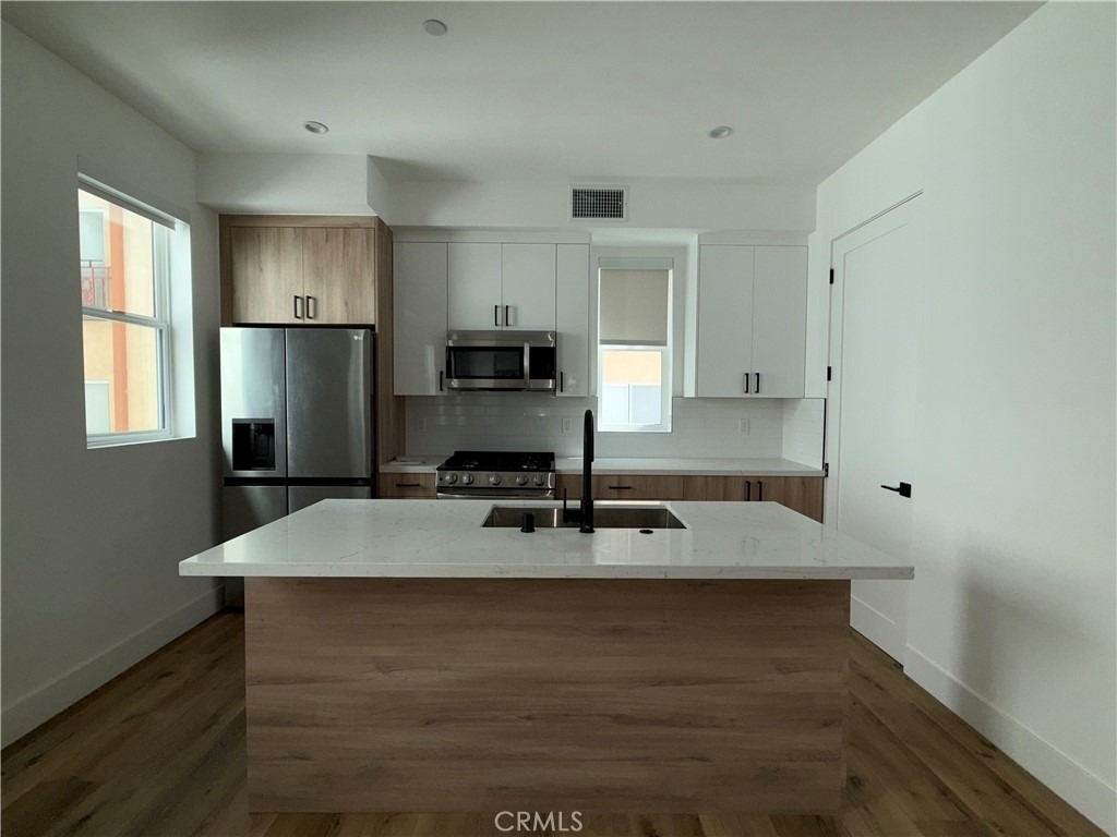 5042 Laurel Canyon Boulevard - Photo 3
