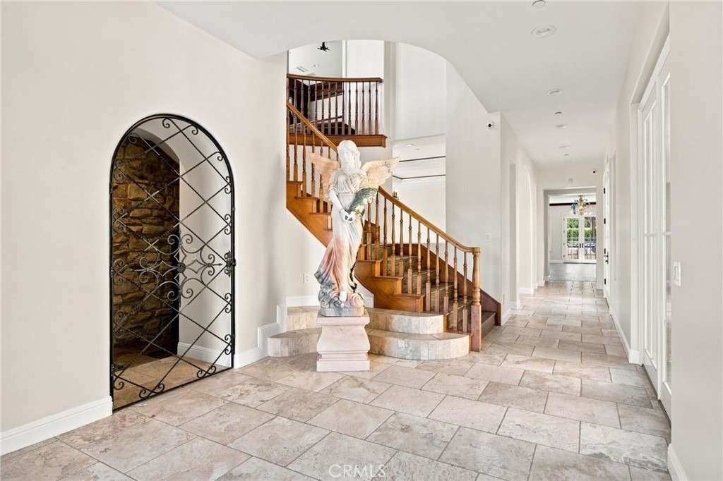 5182 Garrett Court - Photo 9