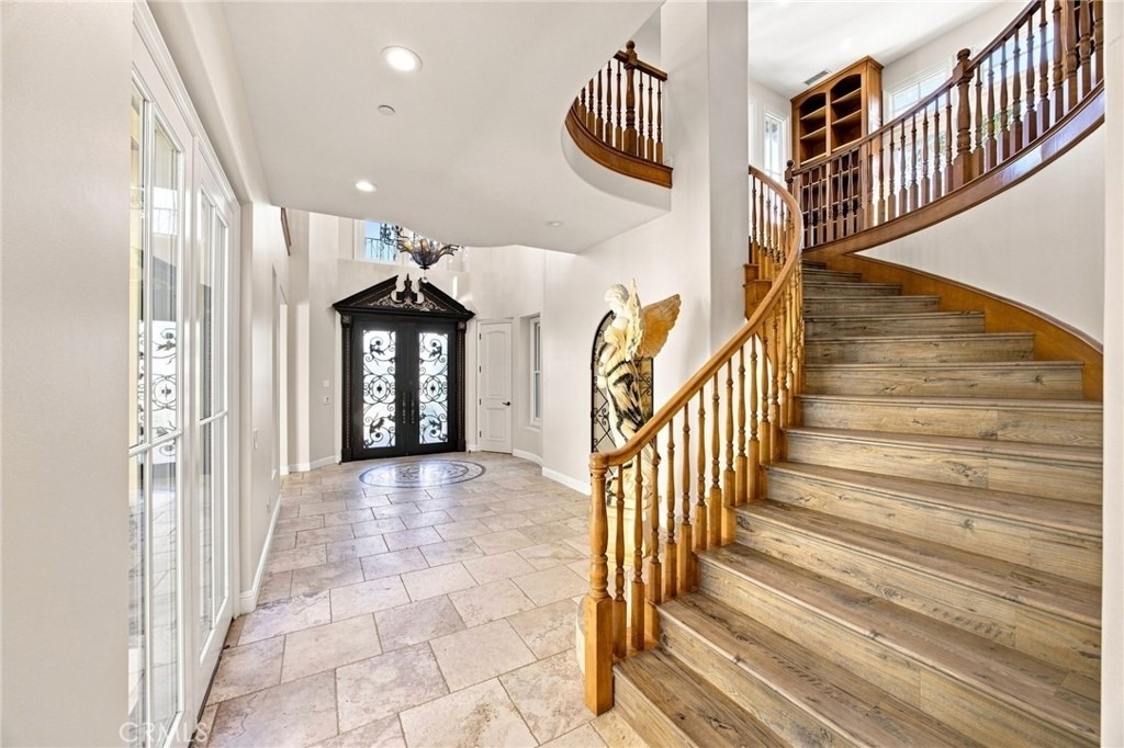5182 Garrett Court - Photo 11