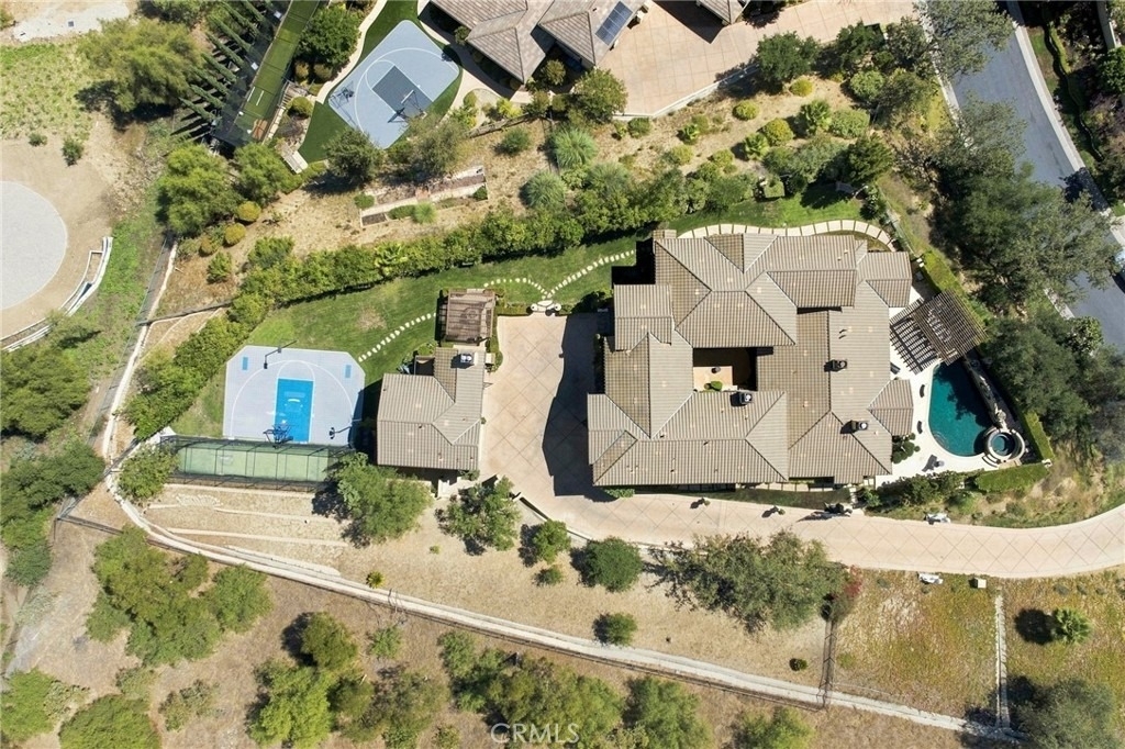 5182 Garrett Court - Photo 4
