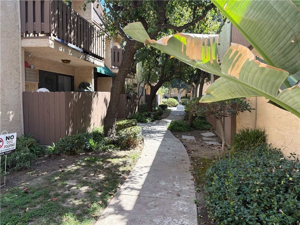17900 Sherman - Photo 9