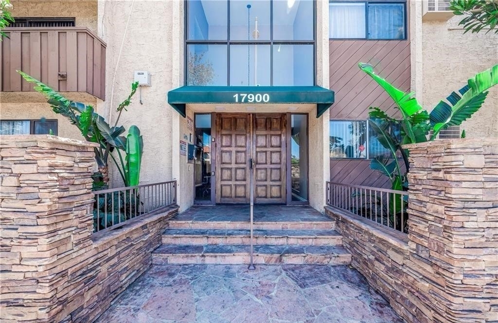 17900 Sherman - Photo 6