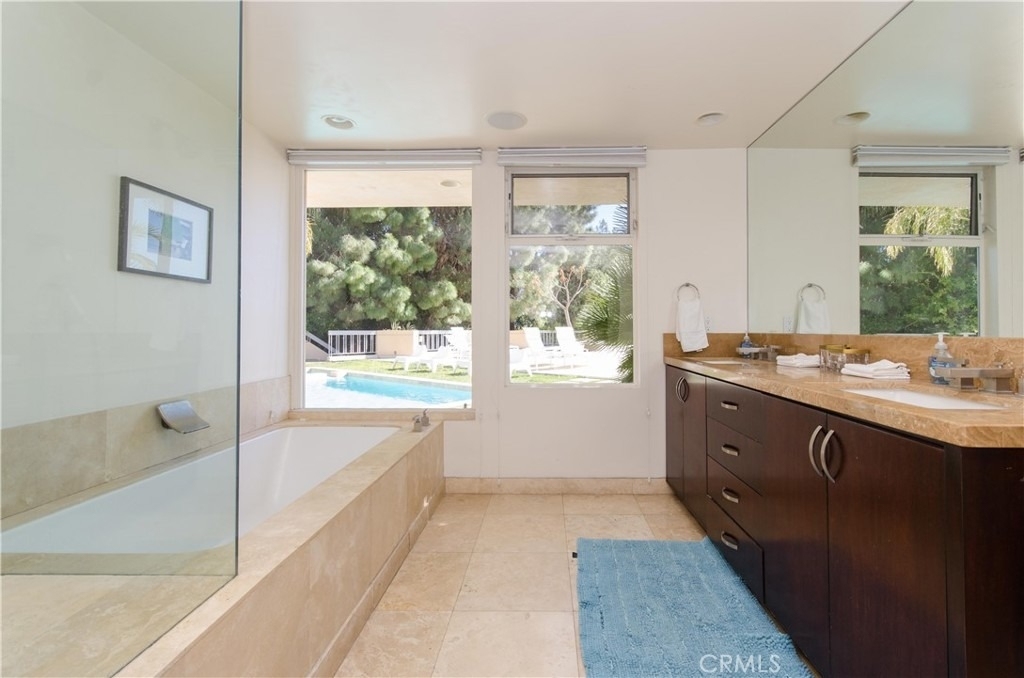 510 Leslie - Photo 11