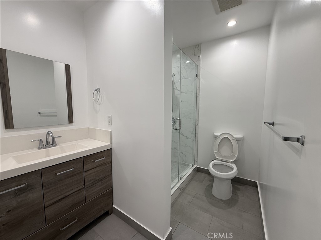 17845 Victory Blvd. - Photo 23
