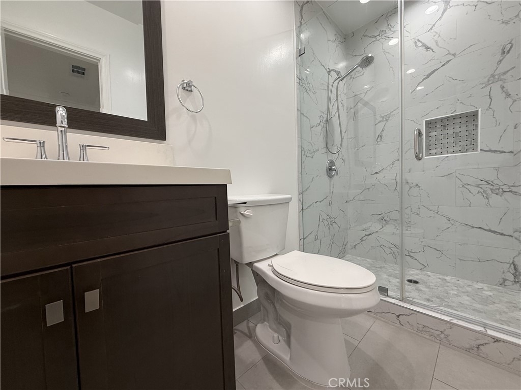17845 Victory Blvd. - Photo 13