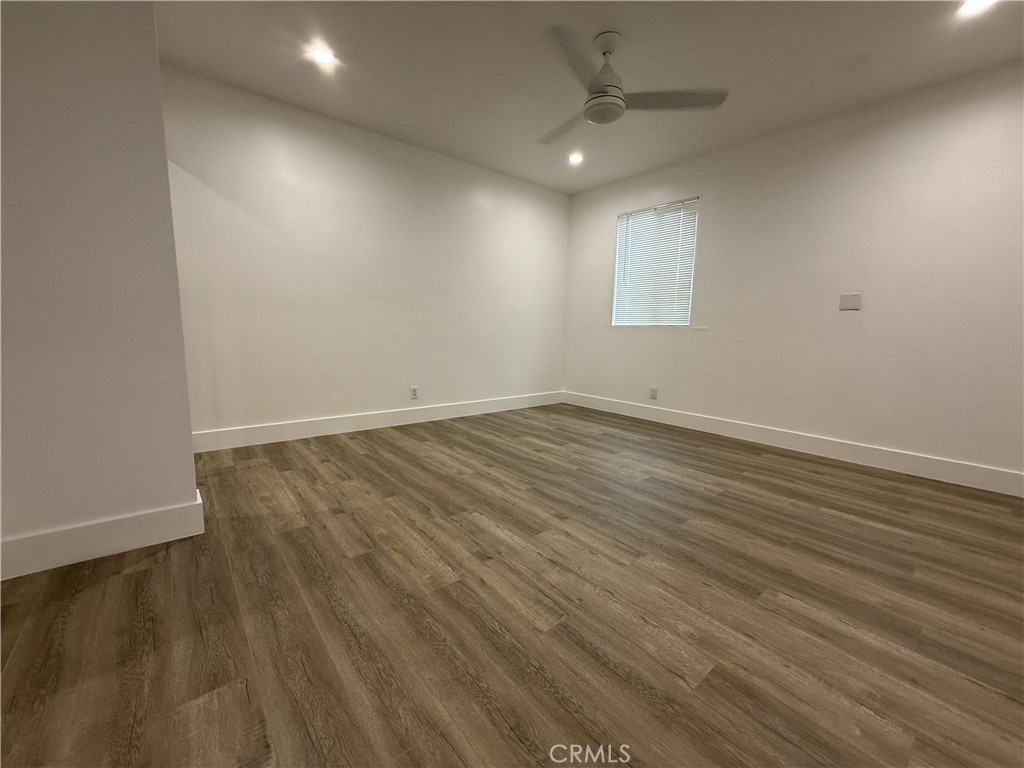 17845 Victory Blvd. - Photo 14