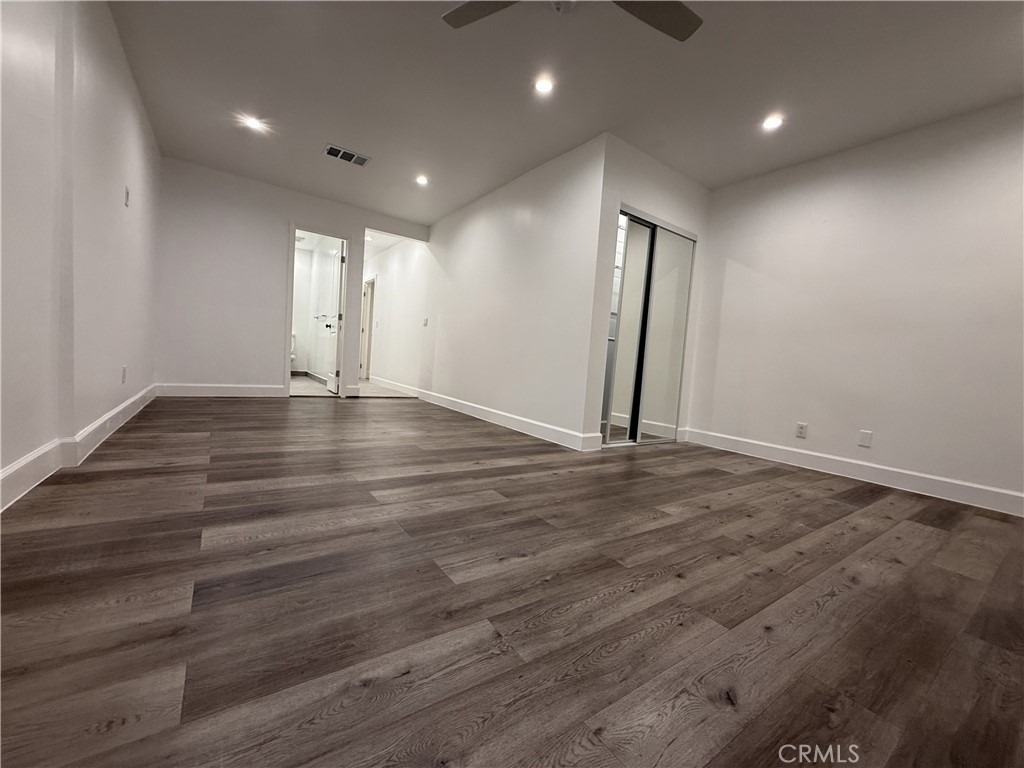 17845 Victory Blvd. - Photo 21