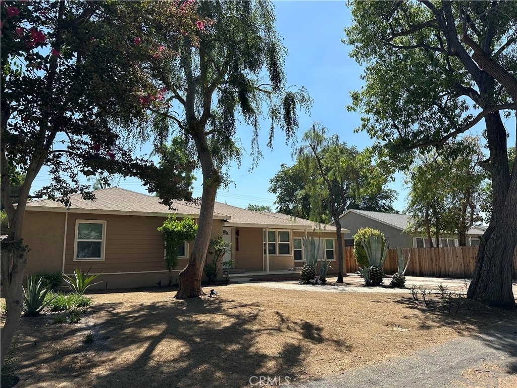 8448 Aura Avenue - Photo 7
