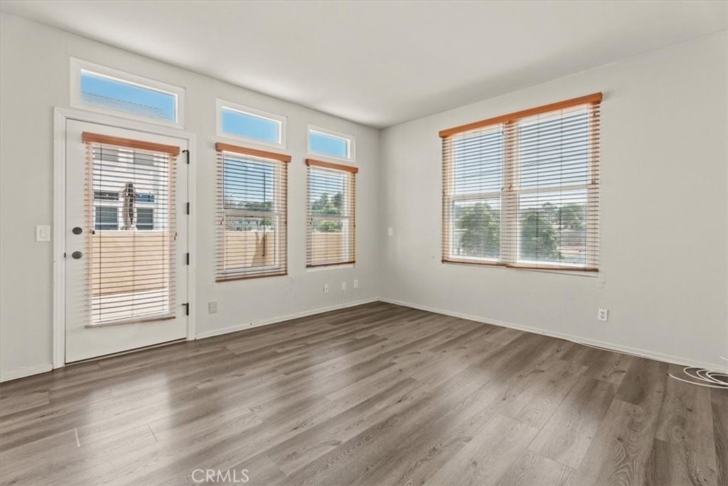 313 E Oak Avenue - Photo 3