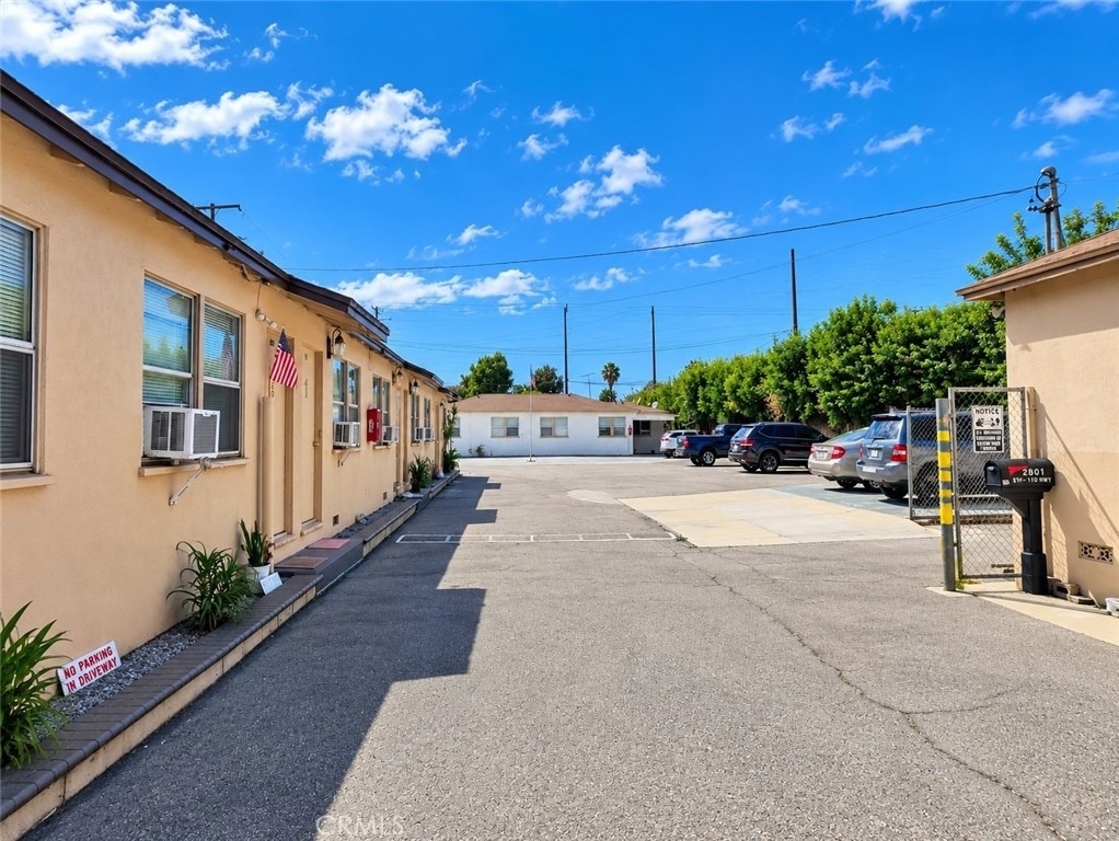12801 Norwalk - Photo 0