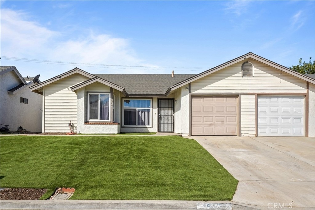 1682 Sycamore - Photo 0