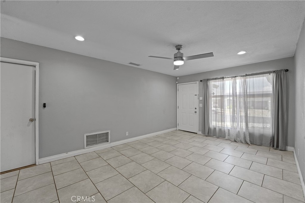 1682 Sycamore - Photo 4