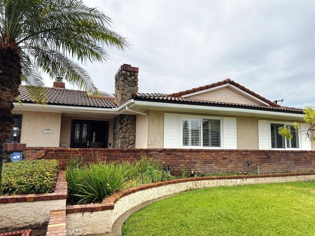 308 Somerset - Photo 0