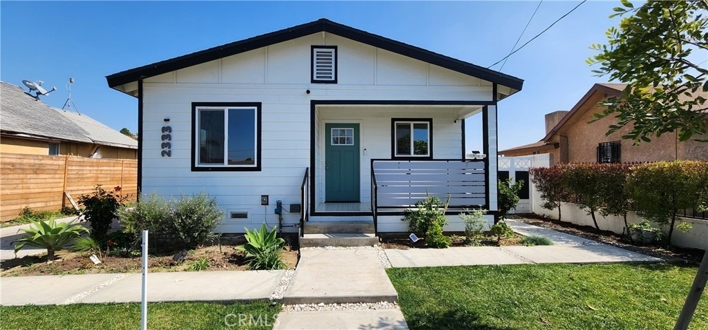 2333 Evergreen Street - Photo 0